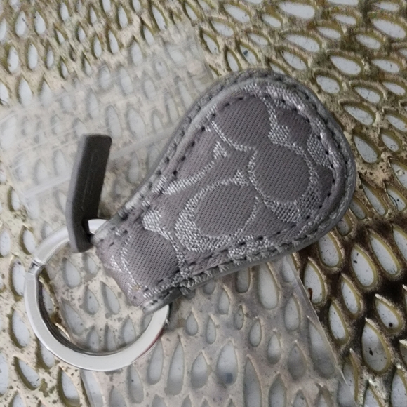 Coach keychain Silver - Picture 3 of 9